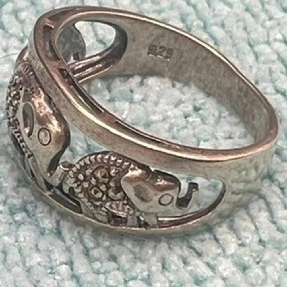 Vintage Sterling Silver Marcasite Ring Band Elephants NV Trunk Up 9 5g READ